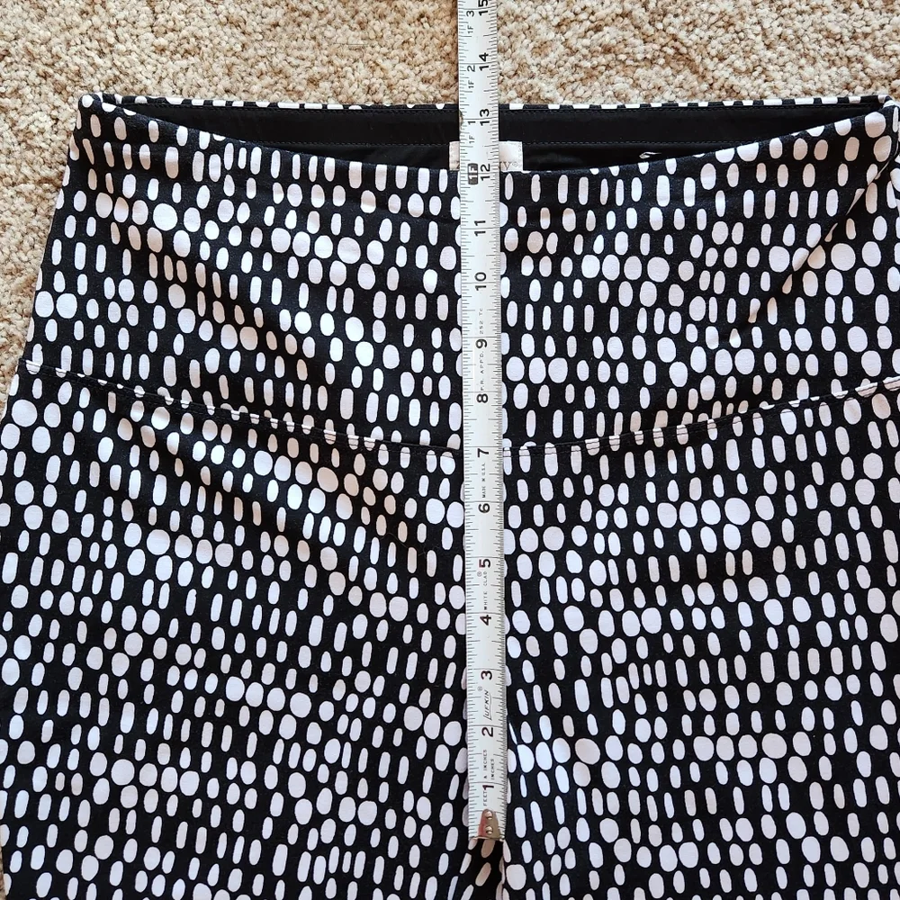 Chico's Zenery legging Size 8 or Chico's 1 Color Black with White dot pattern - Picture 6 of 16